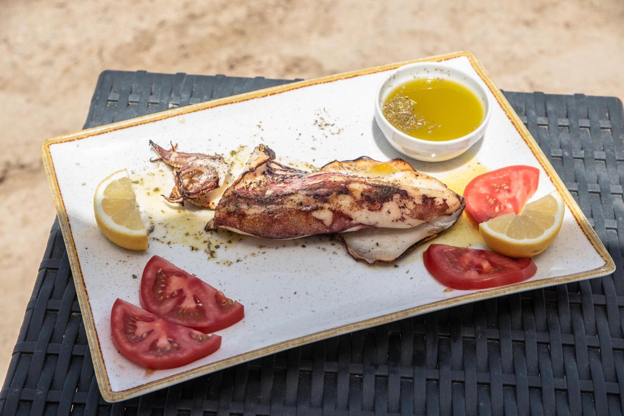 Coralli Rooms & Restaurant เอลาฟอนนิซอส ภายนอก รูปภาพ